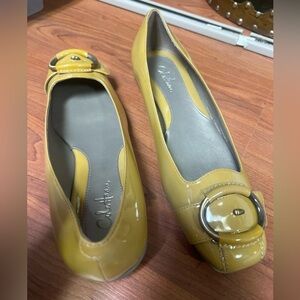 Cole Haan ladies flats brownish yellow 7 1/2 AA